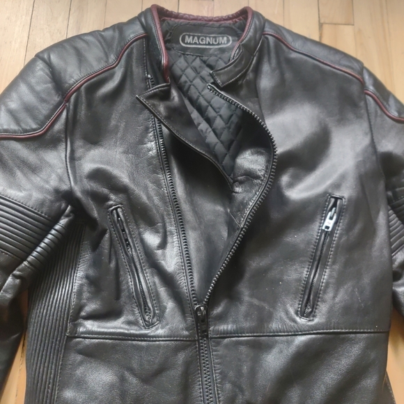 Magnum Black Leather Jacket - Picture 9 of 16